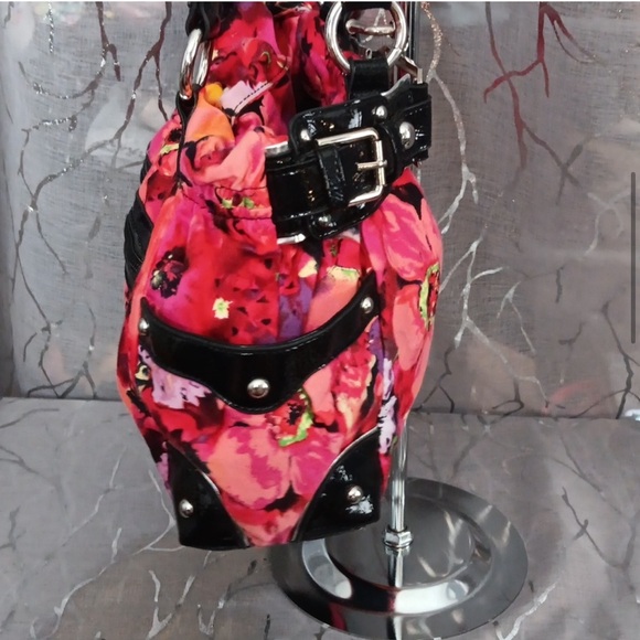 WILSON FLORAL LEATHER SHOULDER BAG - Picture 6 of 10